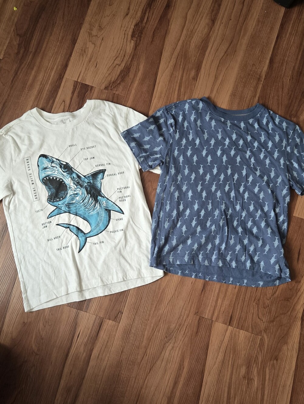 Set of Sz 8 Kids Shark Graphic Tee and Shark-Print Top Old Navy Blue White VGUC